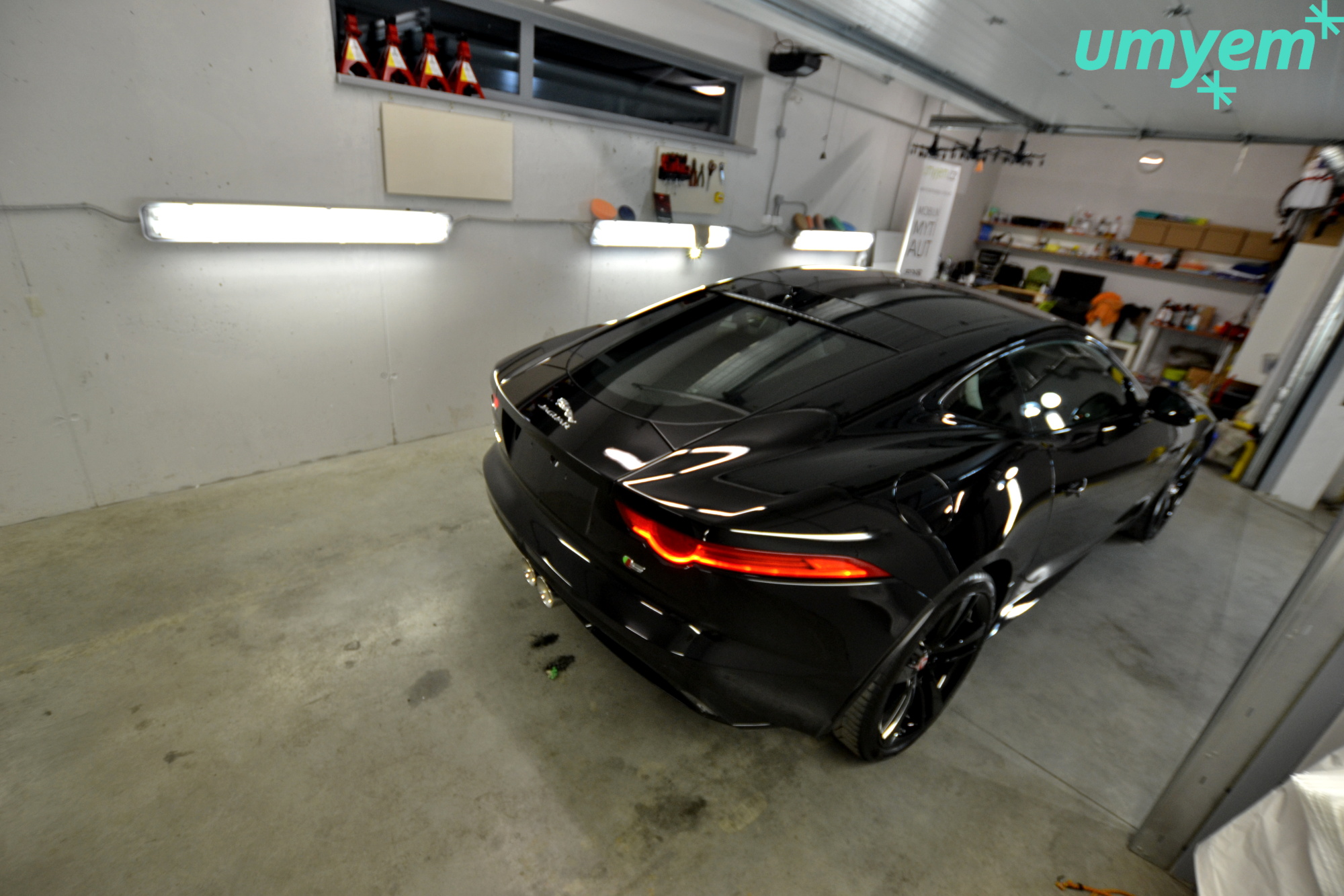 Jaguar_F-TYPE_aplikace_keramickeho_povlaku_FINEST