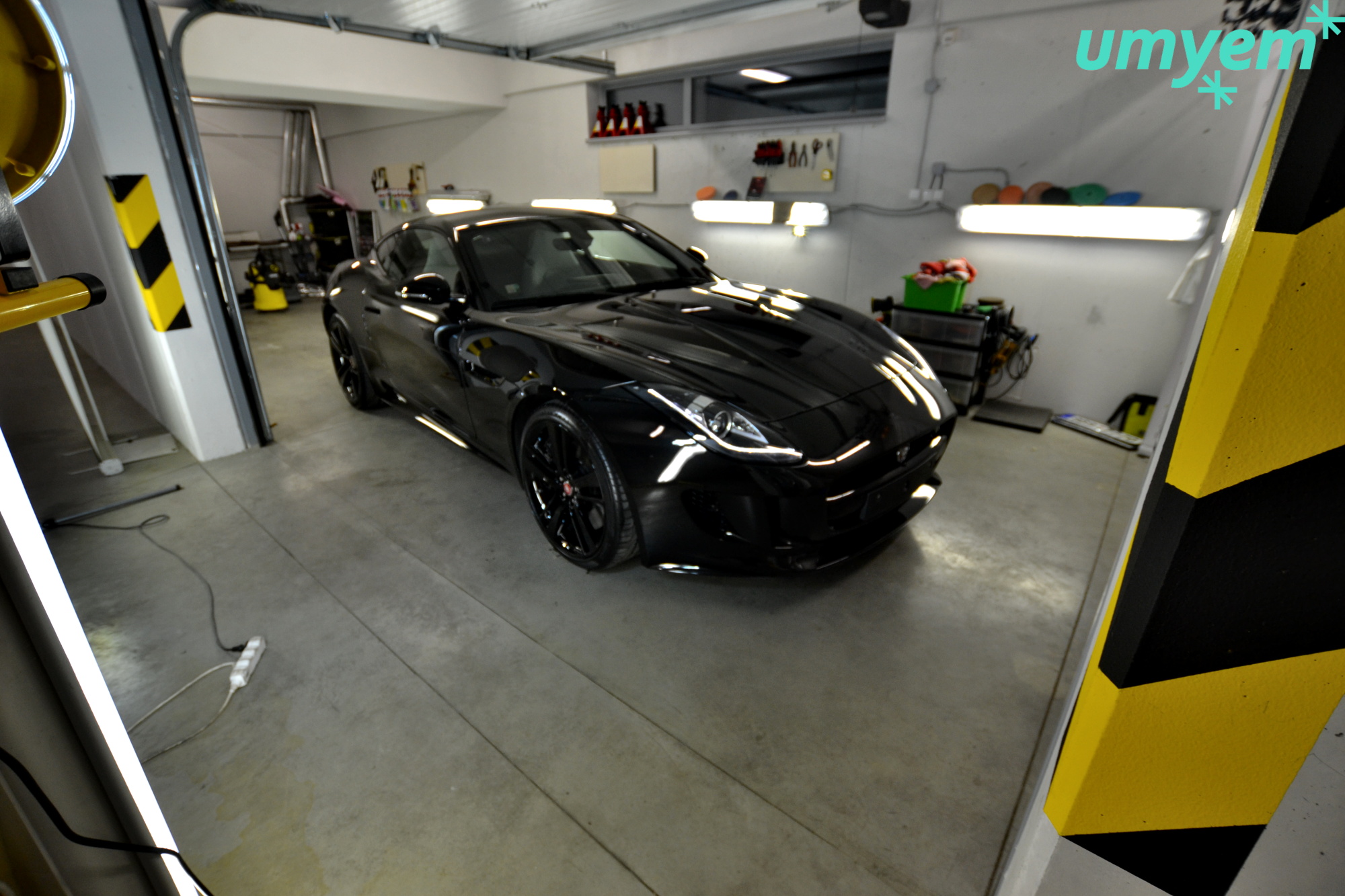 Jaguar_F-TYPE_aplikace_keramickeho_povlaku_FINEST